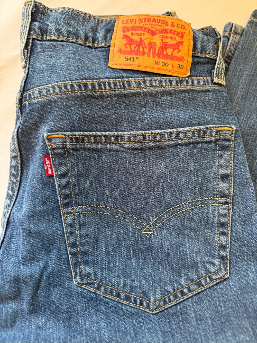Levi's 541 Slim Straight Men's Blue Denim Jeans with Contrast Stitching